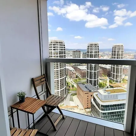 View From 27th Floor, Free Parking, Keyless * 布拉迪斯拉发