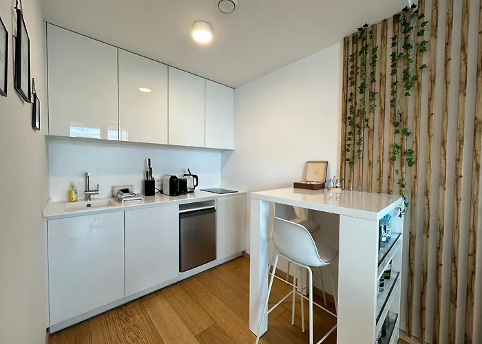 Apartament View From 27th Floor, Free Parking, Keyless