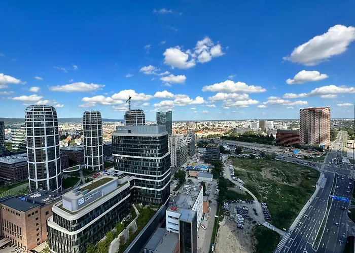 View From 27th Floor, Free Parking, Keyless * 布拉迪斯拉发