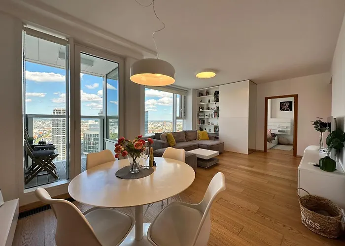 View From 27th Floor, Free Parking, Keyless Apartament *